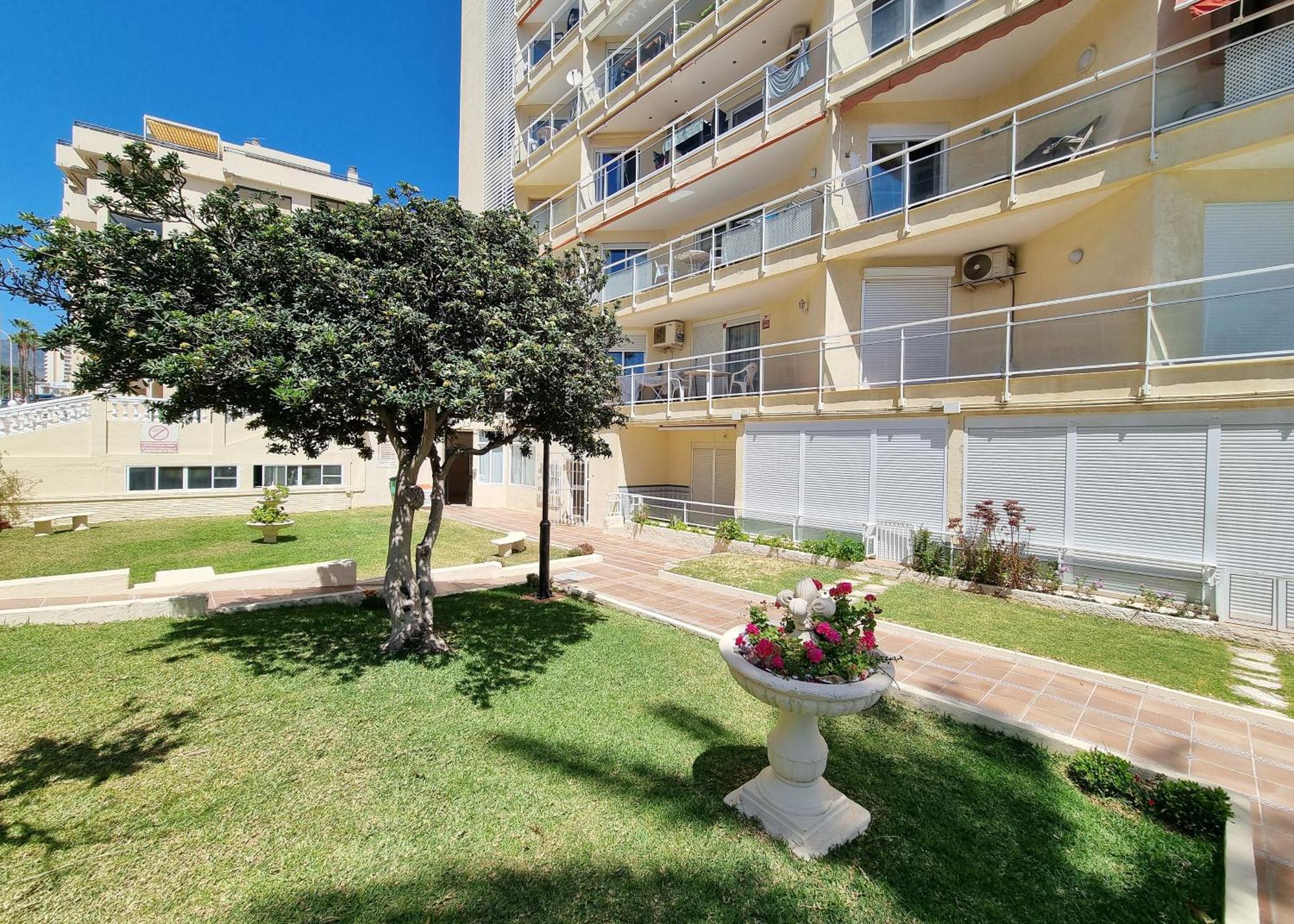 Tinoko Apartament In La Carihuela Beach Torremolinos Exterior foto